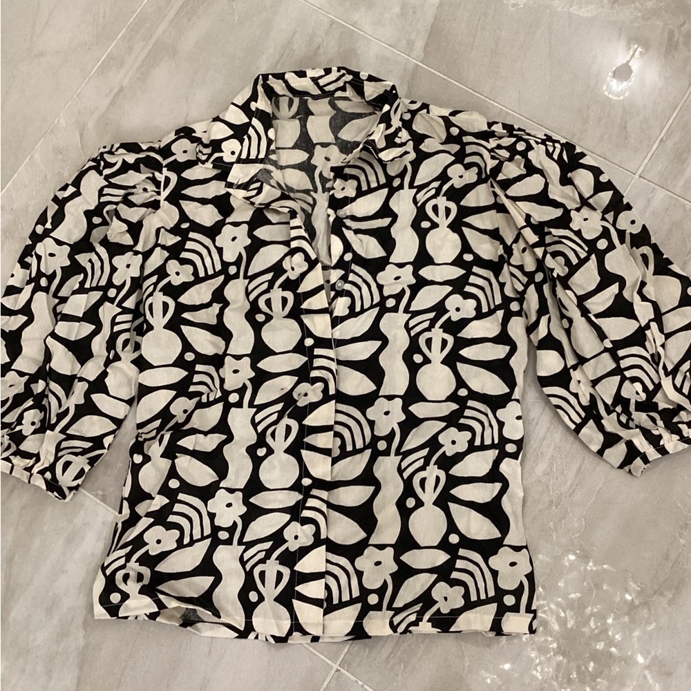 Black and White Patterned Women's Top